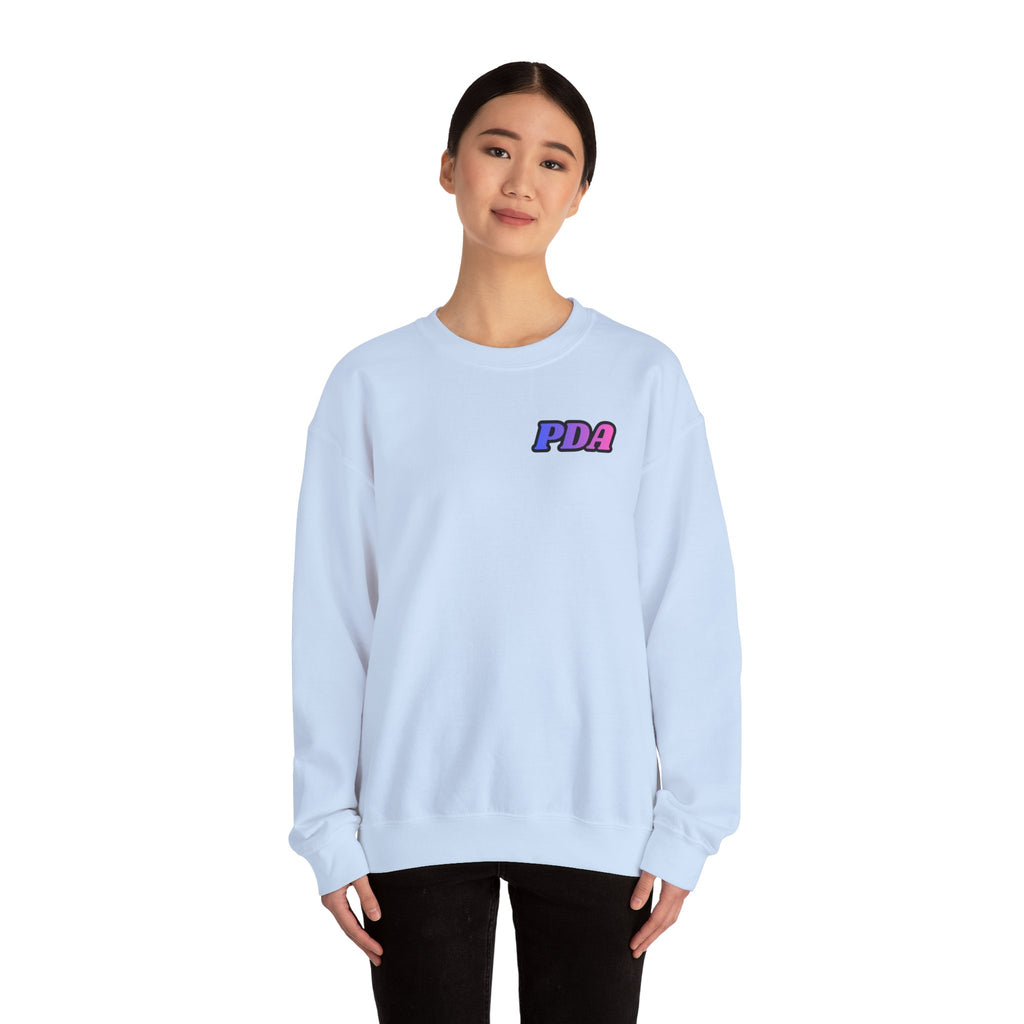 PDA-badge front Ombre-Bestie Crewneck