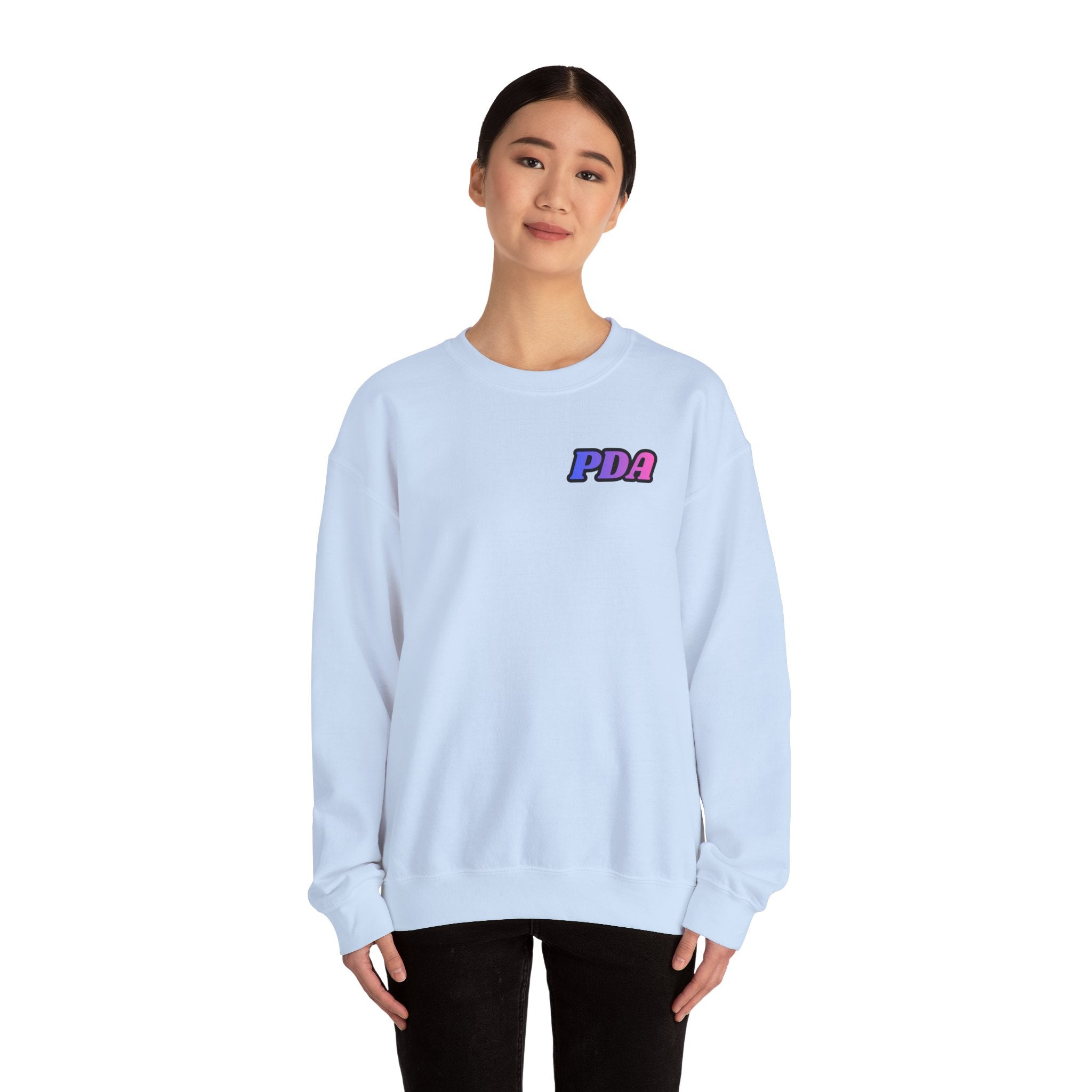 PDA-badge front Ombre-Bestie Crewneck