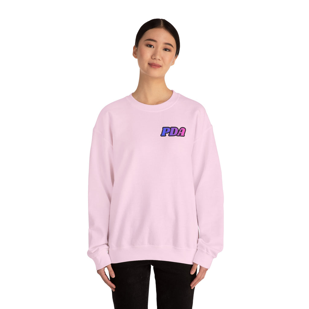 PDA-badge front Ombre-Bestie Crewneck