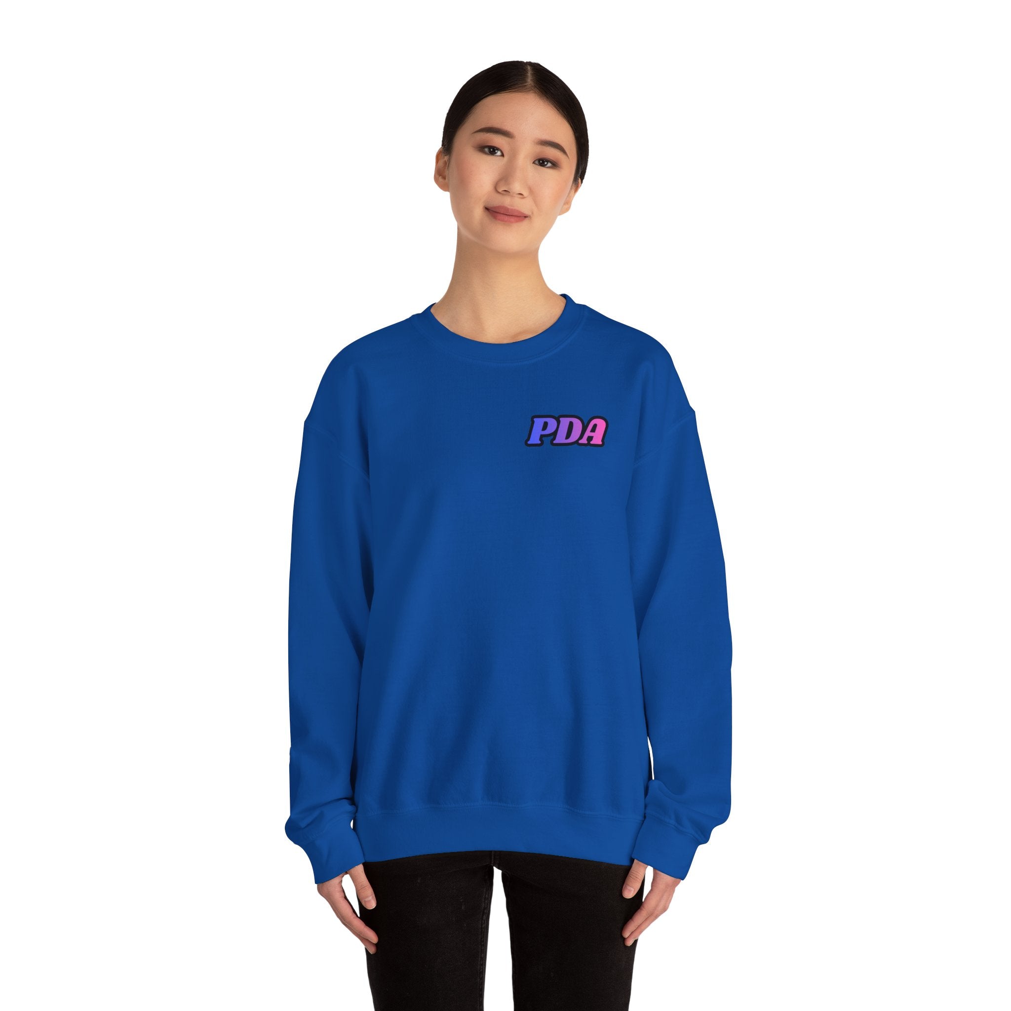 PDA-badge front Ombre-Bestie Crewneck
