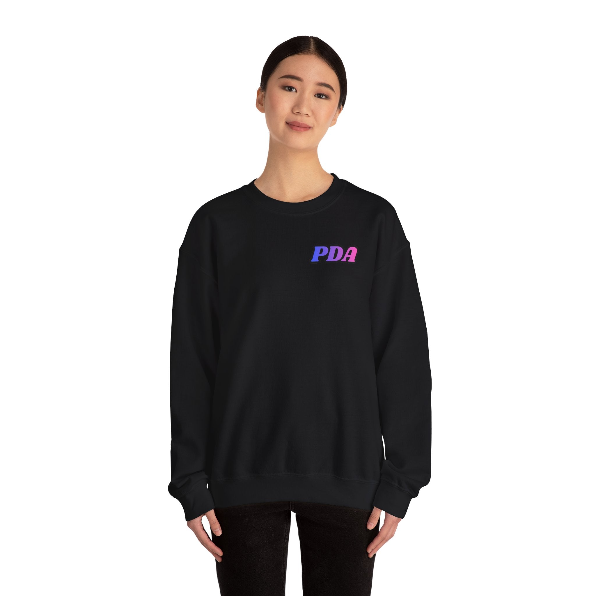 PDA-badge front Ombre-Bestie Crewneck