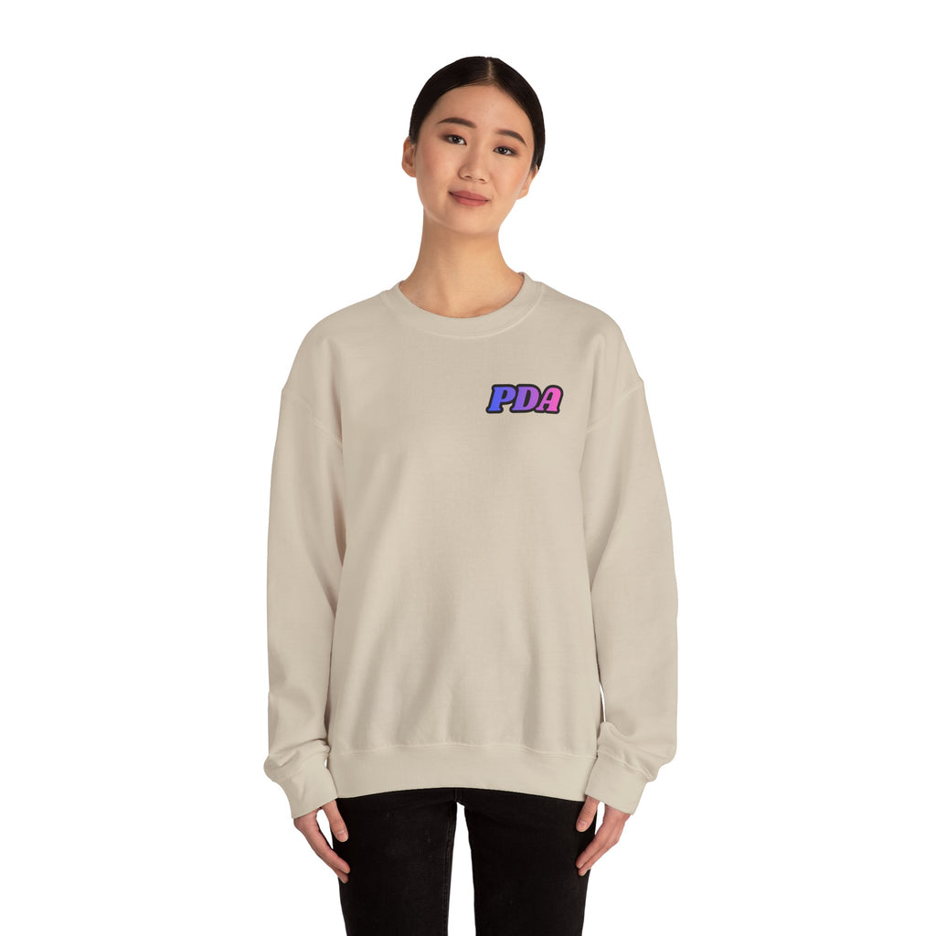 PDA-badge front Ombre-Bestie Crewneck